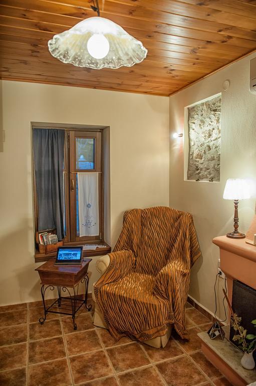 Oriades Hotel Mourésion Quarto foto