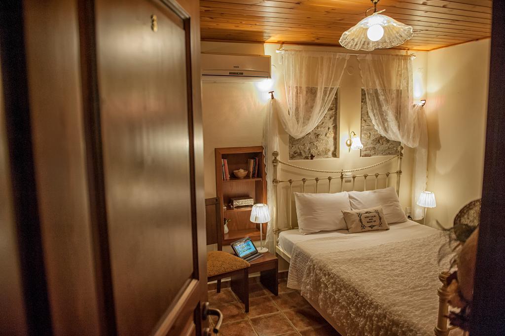 Oriades Hotel Mourésion Quarto foto