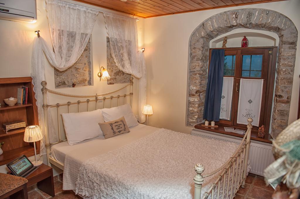 Oriades Hotel Mourésion Quarto foto